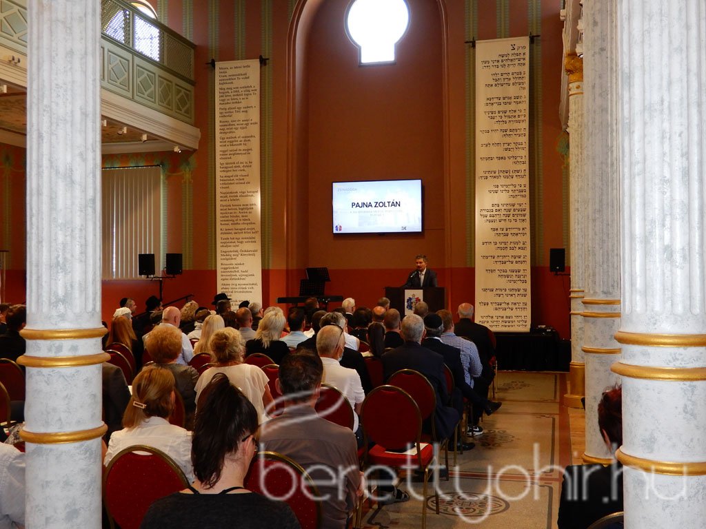 Átadták a felújított zsinagógát 38